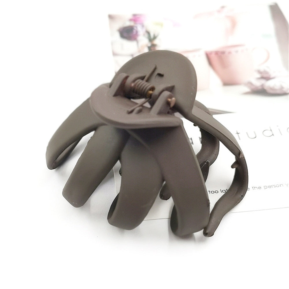 New Fashion Korea Style Simple Matte Large Hair Claws Adults Women Hair Clips Crabs Hair Clamps Daily Hair Styling Accessories